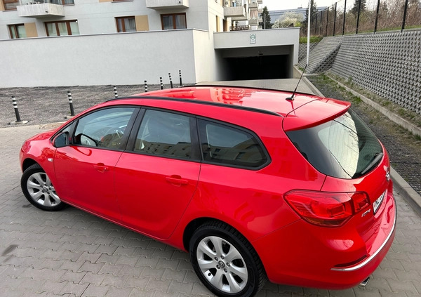 Opel Astra cena 33888 przebieg: 206300, rok produkcji 2015 z Lublin małe 277